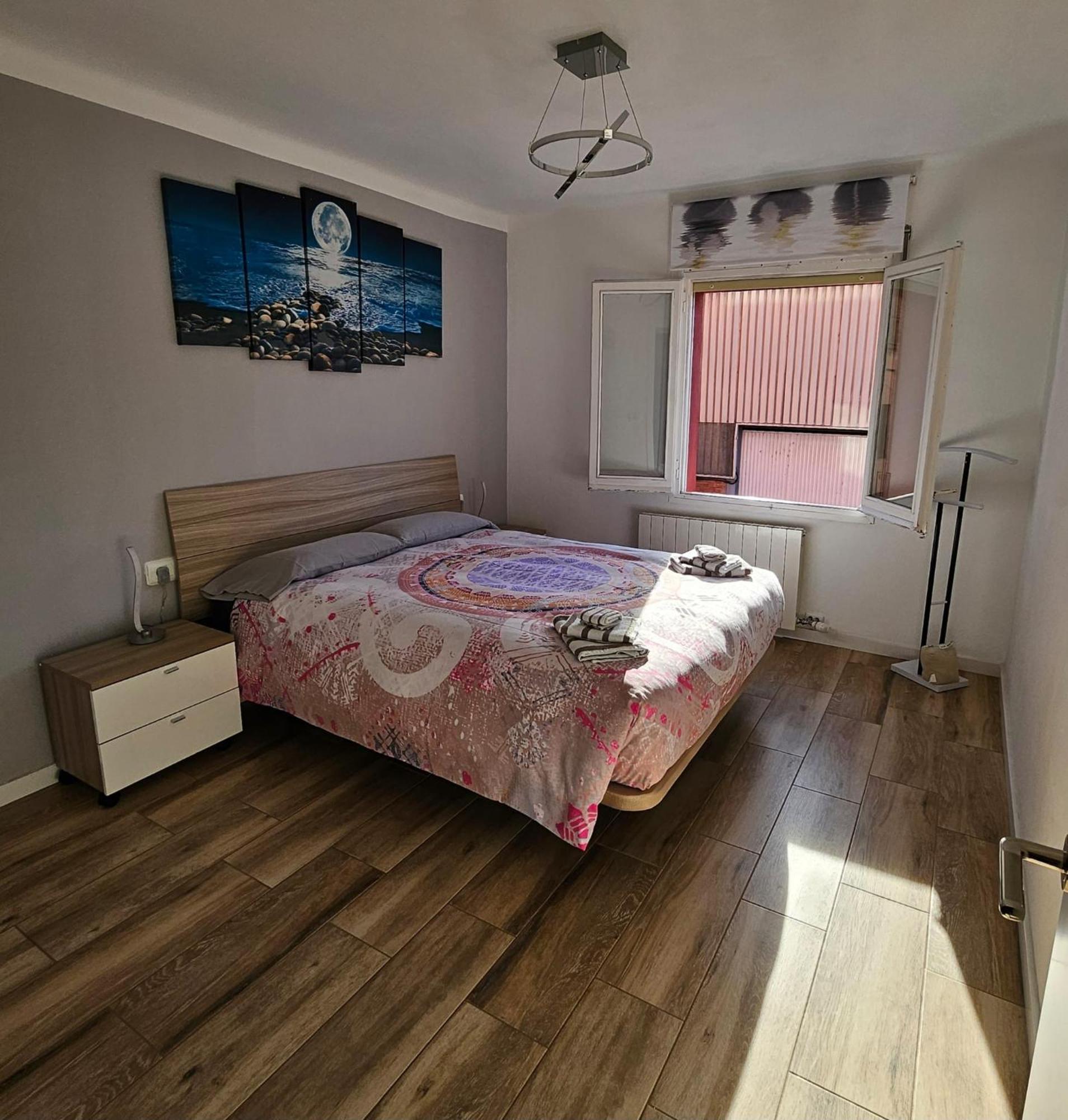 Apartamento Nuria Figueras Extérieur photo