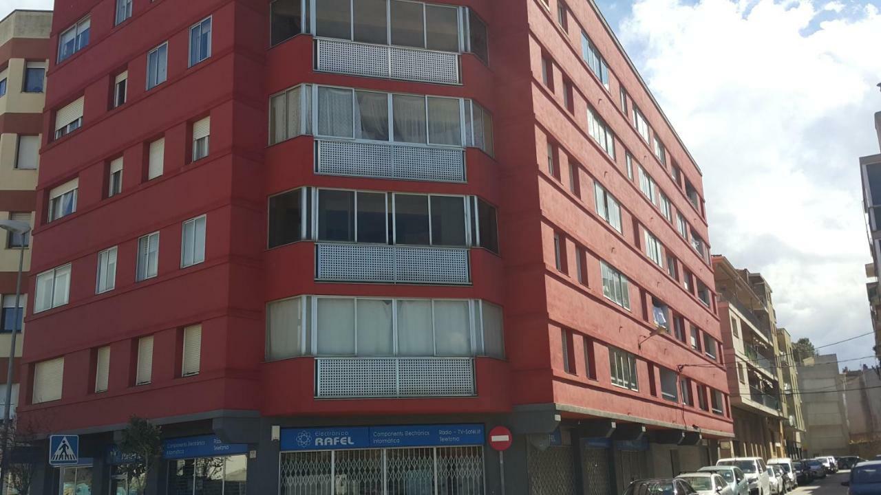 Apartamento Nuria Figueras Extérieur photo